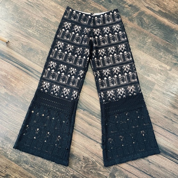 NWT Alexis Lukas Lace Dress Pants Medium 8 10 Guipere Wide Leg Black High Rise - Picture 2 of 7